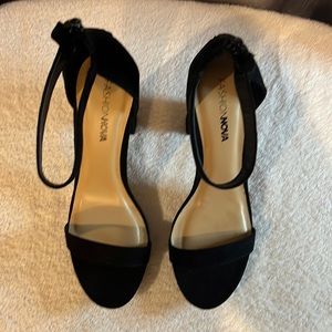 Black suede size 10 fashion nova open toe heel